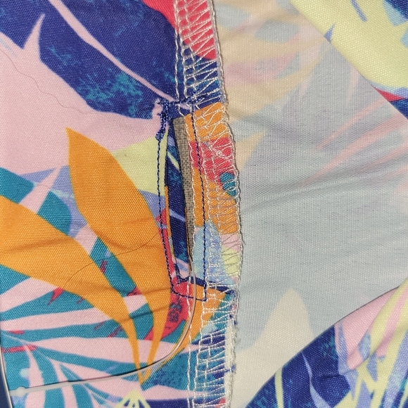 NWT | Old Navy Printed Resort Shirt | Large - Picture 5 of 8